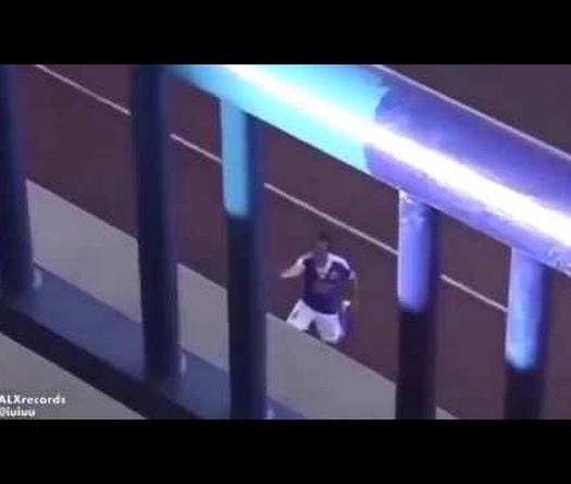 Ghi bàn làm quà, cầu thủ Belarus cầu hôn thành công