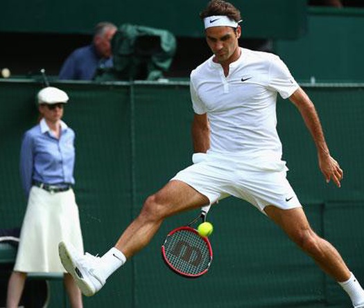 Cú đánh ngẫu hứng của Roger Federer