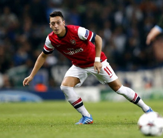 Muốn vô địch, Arsenal phải “kích nổ” Oezil