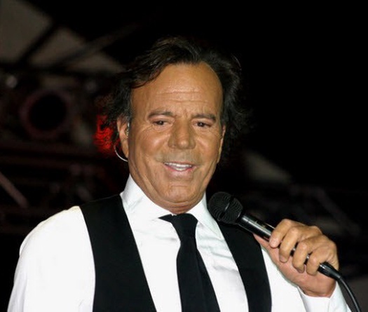 Julio Iglesias: “Hãy để Casillas là trường hợp cuối cùng”