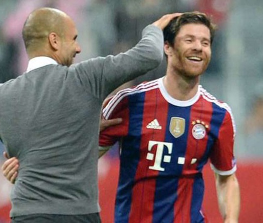 Xabi Alonso tức tối vì Pep nói quá nhiều