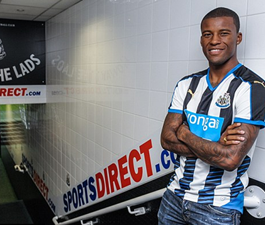 Tân binh Newcastle lĩnh thẻ chỉ vì nói quá nhiều