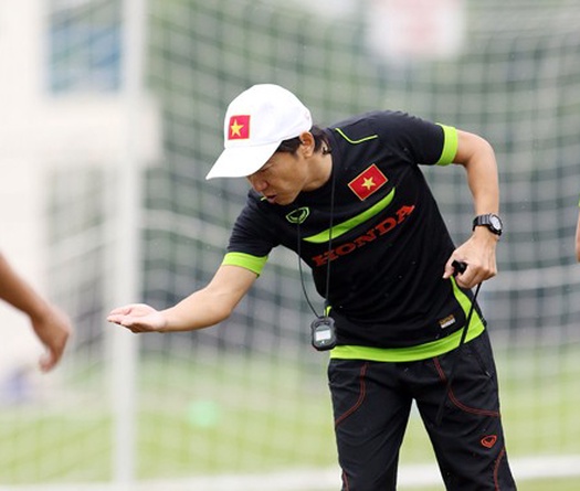 HLV Miura: “Messi đến đây cũng không đá được”