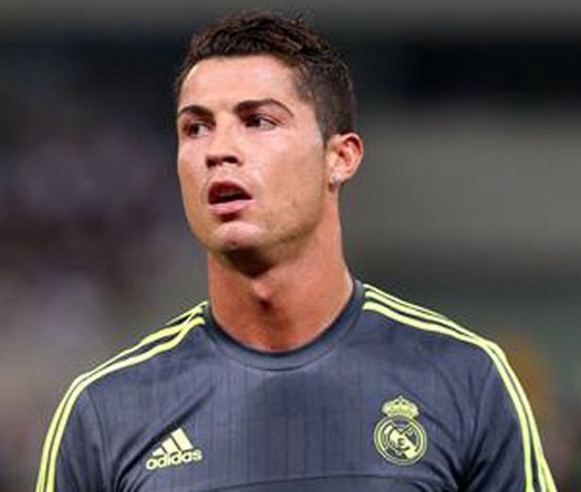 Ronaldo cũng dùng bùa Juju?