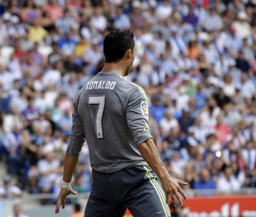 “Ronaldo là quái vật”