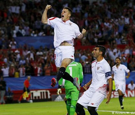 Sevilla 3-0 Borussia Moenchengladbach: Thịt lừa trên sân Sanchez Pizjuan