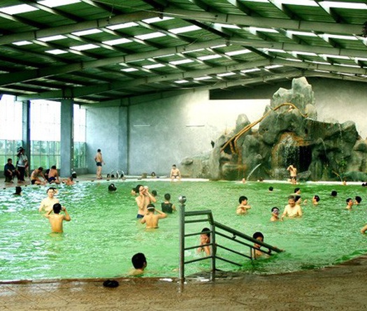 Đi bơi những ngày…gió mùa