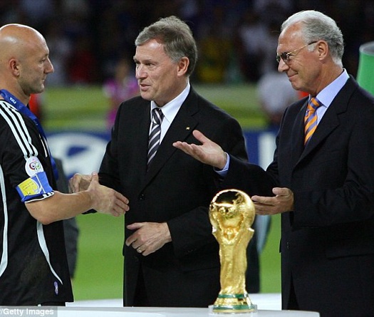 Nghi án Đức bỏ tiền “mua” phiếu bầu đăng cai World Cup 2016: “Hoàng đế” Beckenbauer bị chỉ đích danh