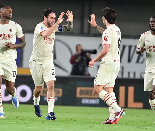 AC Milan chỉ còn cách Scudetto 180 phút sau màn ngược dòng