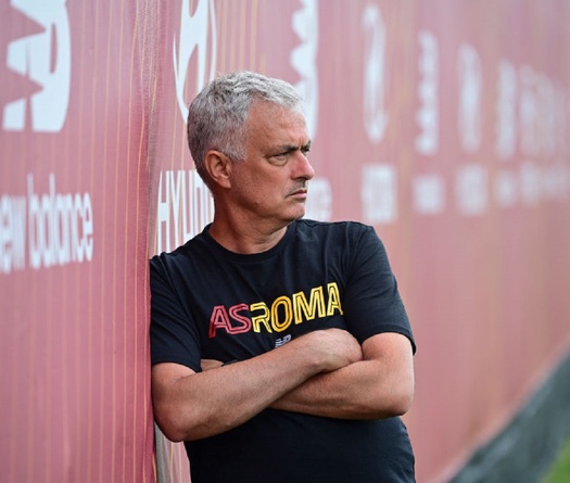 Mourinho dùng thiết bị bay không người lái cho AS Roma