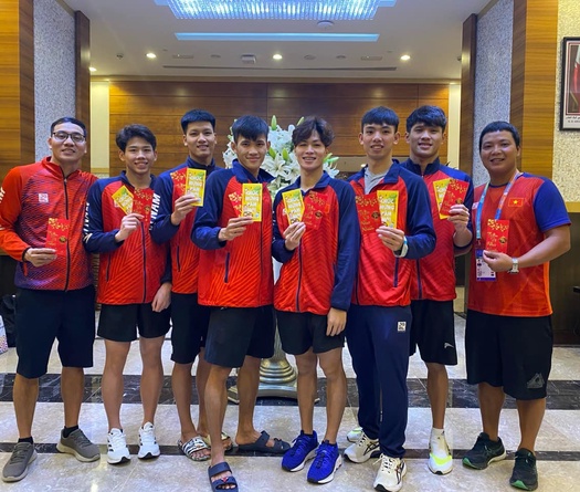 Huy Hoàng, Hưng Nguyên nỗ lực thi đấu ở hai nội dung sở trường tại giải bơi thế giới 2024