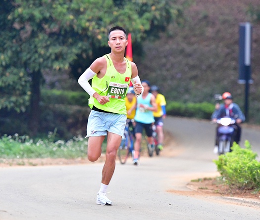Sự cố chạy nhầm đường và giấc mơ vỡ vụn của “elite” trẻ tại Tiền Phong Marathon 2023