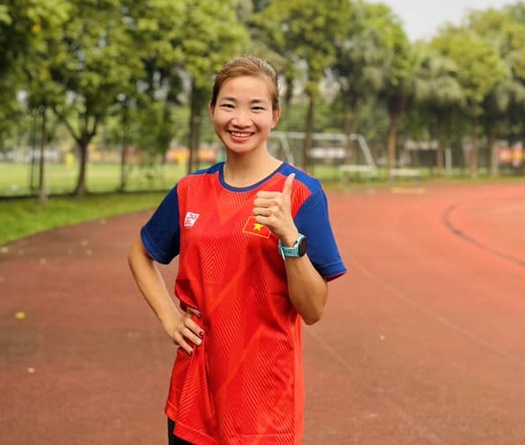 Nhà vô địch VIHM 2023 Nguyễn Thị Oanh “súc miệng” với bài tập chạy 30km có pace khủng