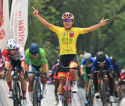 Cua-rơ Nguyễn Thị Thật thắng chặng 2, sáng cửa vô địch giải xe đạp Thái Lan