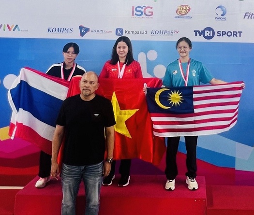 Việt Nam “vượt mặt” Singapore sau 2 ngày thi đấu giải bơi các nhóm tuổi trẻ Đông Nam Á 