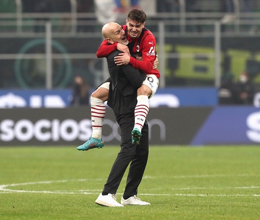 Phản ứng của HLV Pioli sau khi Milan ngược dòng thắng trận derby