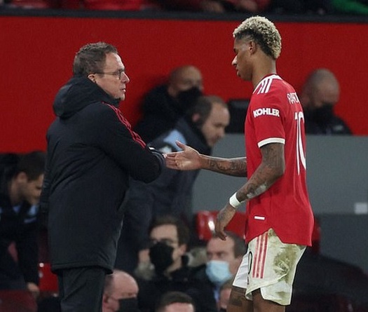 CĐV MU chê Rashford “hời hợt” trong trận thắng Aston Villa