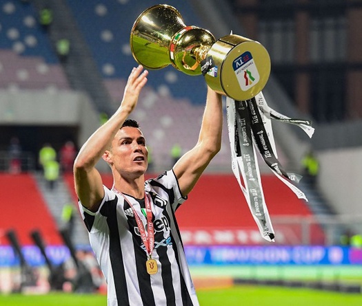 Ronaldo lần đầu tiên được trao giải mang tên nhà vô địch Paolo Rossi