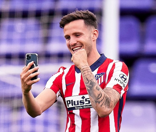 Chelsea tăng cường thêm tiền vệ từ Atletico vào giờ chót