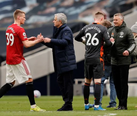 Solskjaer và học trò “trêu ngươi” Mourinho sau trận MU vs Tottenham