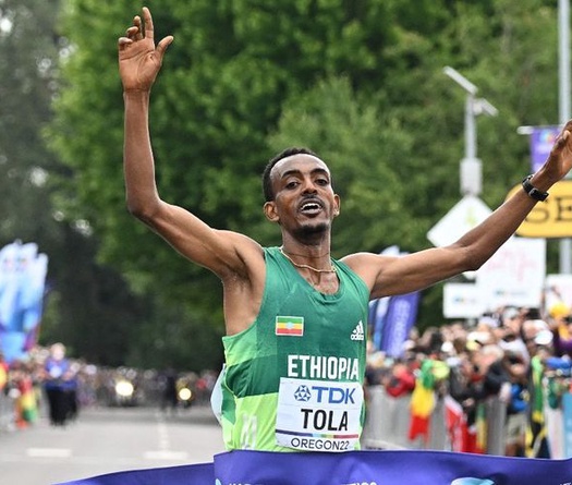 VĐV marathon Ethiopia phá sâu kỷ lục giải điền kinh thế giới hơn một phút