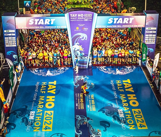 Nam VĐV gục ngã trước vạch đích giải chạy quanh Hồ Tây đã không qua khỏi