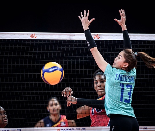 Bóng chuyền nữ Thái Lan nhanh chóng nhận thất bại thứ 9 tại VNL 2021