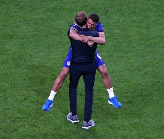 “Đôi giày may mắn” của Tuchel truyền cảm hứng cho Chelsea