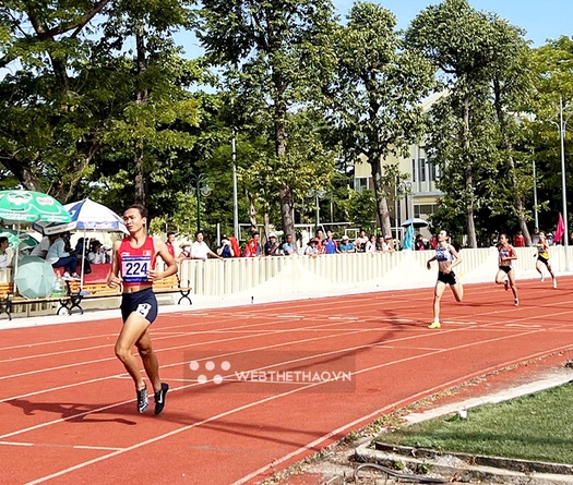 Trần Thị Nhi Yến, tuổi 18 và hai lần phá kỷ lục quốc gia điền kinh trẻ của Lê Tú Chinh