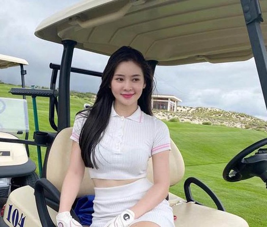 Hot girl đa tài Thái Thảo Nguyên chuyển mình đến với môn golf