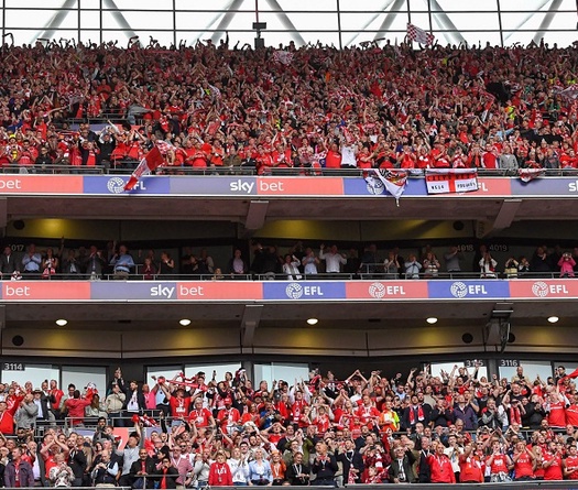 Vé xem cả mùa ở Ngoại hạng Anh đắt gấp ba lần Serie A