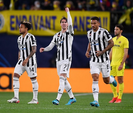 Vlahovic ghi bàn nhanh nhất cho Juventus ở Champions League