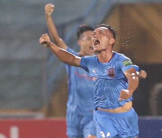 Giọt nước mắt hạnh phúc của Lê Quang Hùng khi được “tái sinh” sau án phạt 9 năm