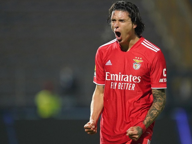 MU bỏ lỡ Darwin Nunez vì vụ ngộ độc thực phẩm?