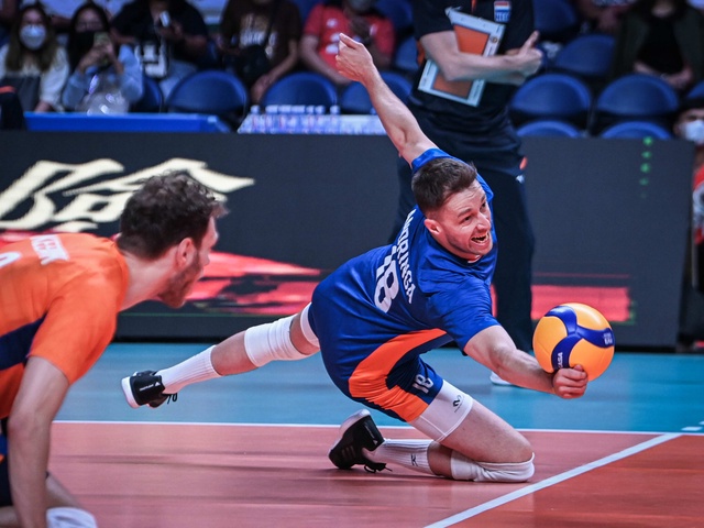 Mắc nhiều lỗi phát bóng, Slovenia tiếp tục nhận thất bại tại Nations League