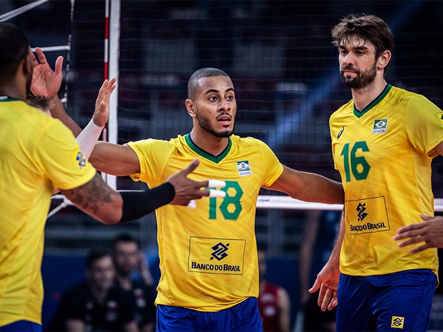 Bóng chuyền nam Brazil tìm lại chiến thắng nhờ bộ đôi chủ công