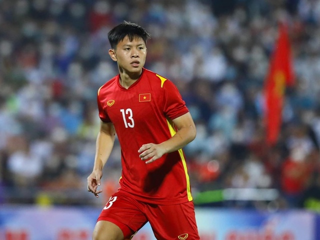  Vũ Tiến Long gãy xương sườn sau khi trở về từ VCK U23 châu Á 2022