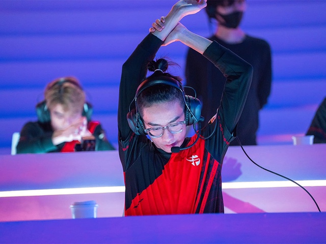 Tiễn T1 về nước, Team Flash thắng tiến vào Top 8 của ICONS Tốc Chiến 2022