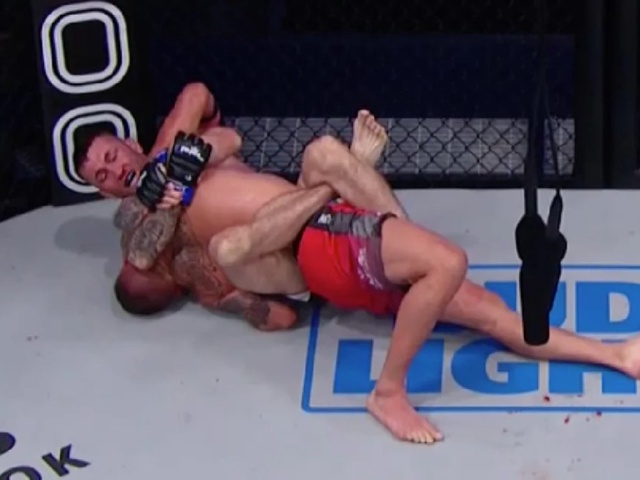 PFL MMA: Cựu vô địch UFC Anthony Pettis chịu thua Steve Ray bởi đòn khóa cực hiếm