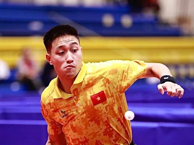 “Cầm vàng để vàng rơi”, Anh Tú nhìn đối thủ Singapore vô địch giải bóng bàn Đông Nam Á 2022
