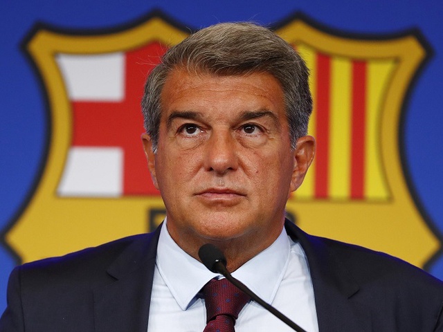 Barca kiếm 200 triệu euro nhưng vẫn gặp khó về chuyển nhượng