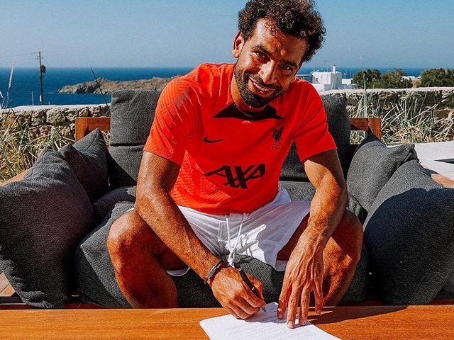 Lương của Salah sau khi gia hạn có cao hơn Ronaldo, Mbappe, Messi?