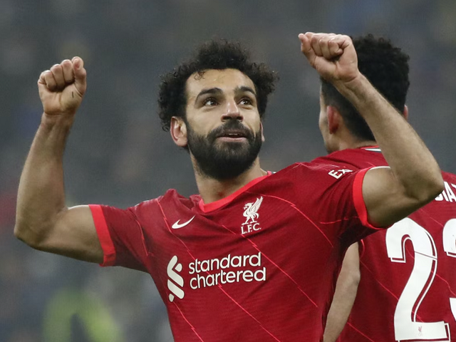 Salah suýt gây sốc trở lại Chelsea trước khi gia hạn với Liverpool