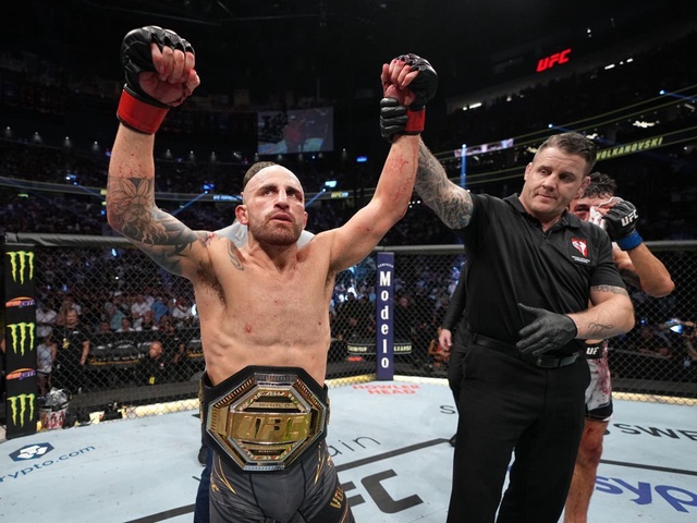 Alexander Volkanovski hủy diệt gương mặt Max Holloway, ngỏ ý định nhảy hạng