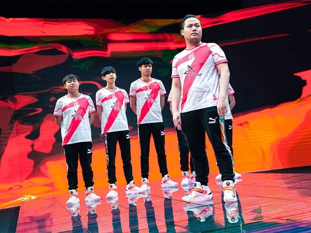 Tìm hiểu về J Team, đối thủ của Team Flash ở bán kết ICONS 2022
