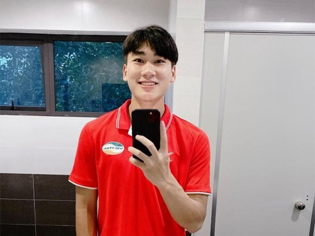 Nhâm Mạnh Dũng trổ tài chơi Liên Quân, thách đấu tuyển thủ V Gaming