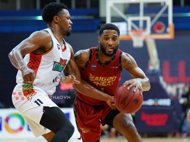 Ghi 0 điểm trong gần 4 phút cuối, Danang Dragons thua trận thứ 5 liên tiếp