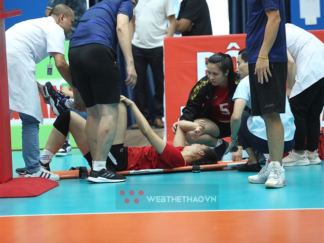 Nữ cầu thủ Đắk Lắk rơi nước mắt rời sân giải bóng chuyền VĐQG 2022