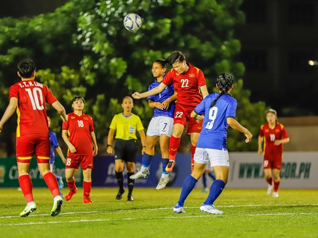 Thắng 3-0, HLV Mai Đức Chung khen bóng đá nữ Campuchia phát triển nhanh