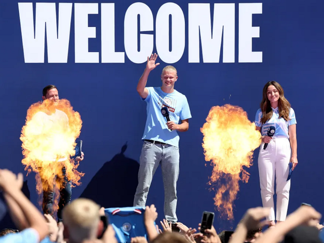 Haaland nhắc đến MU khiến CĐV phấn khích trong ngày ra mắt Man City